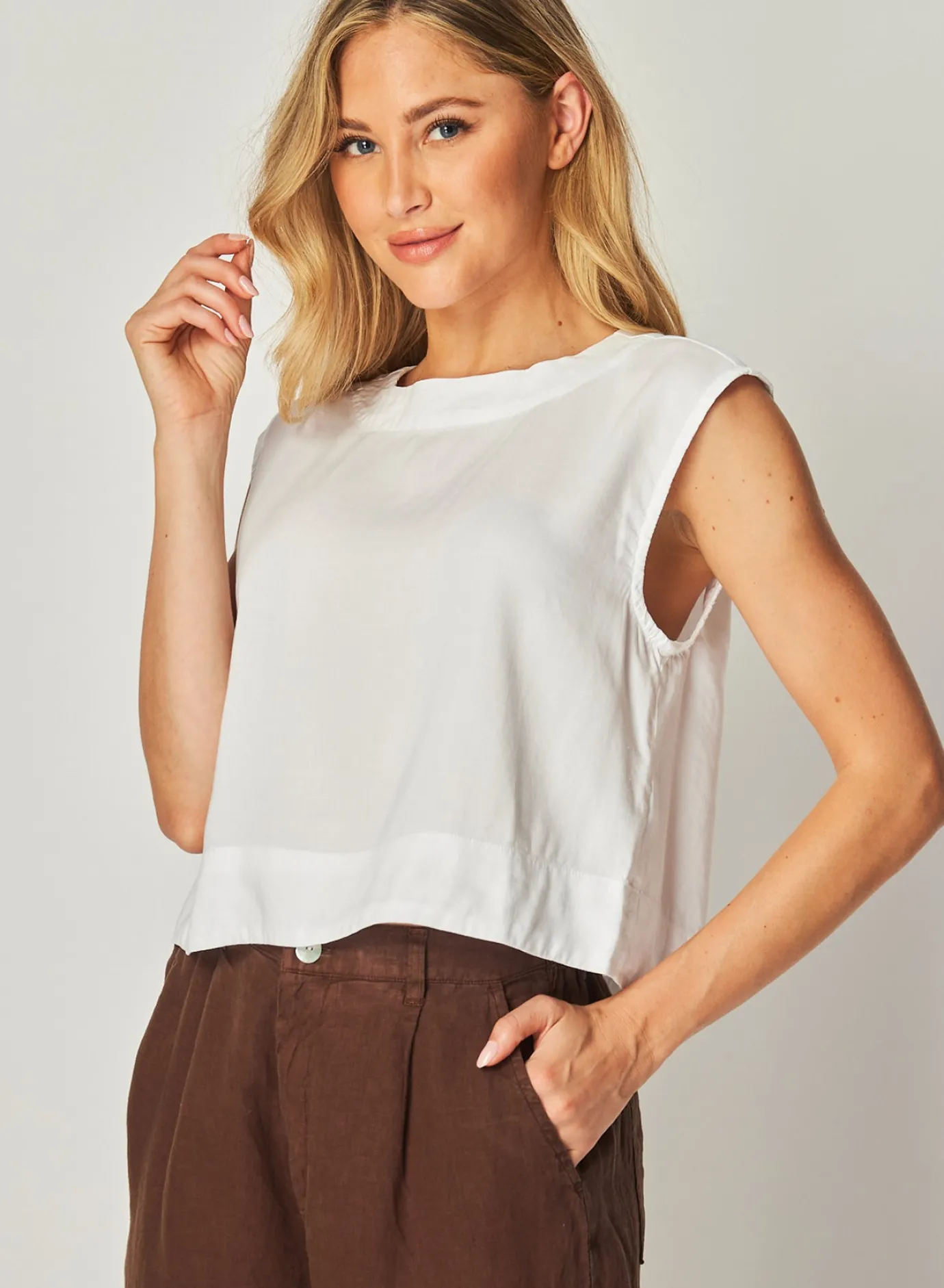 Bella Dahl Boxy Button Back Top - - Sleeveless
