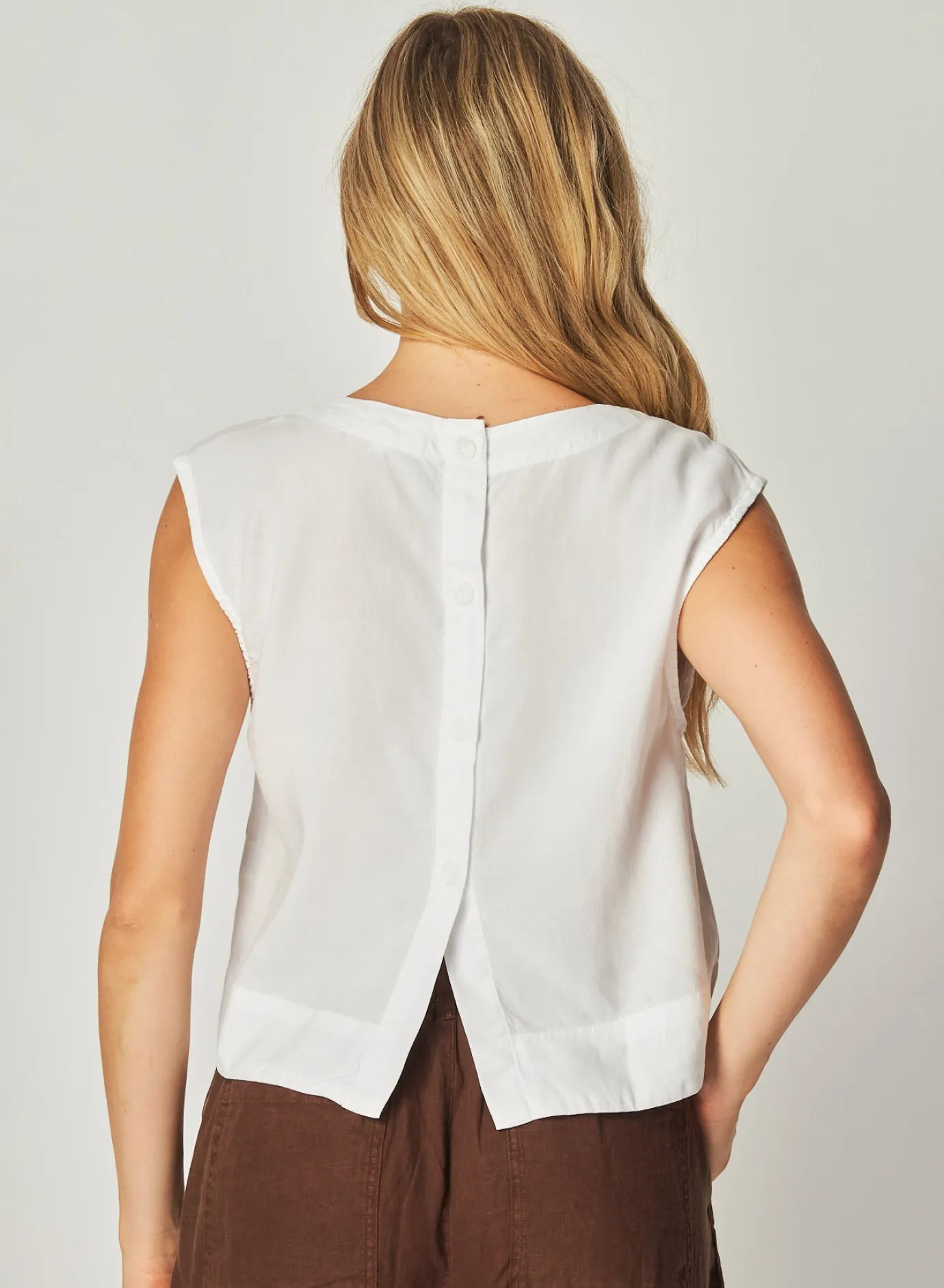 Bella Dahl Boxy Button Back Top - - Sleeveless