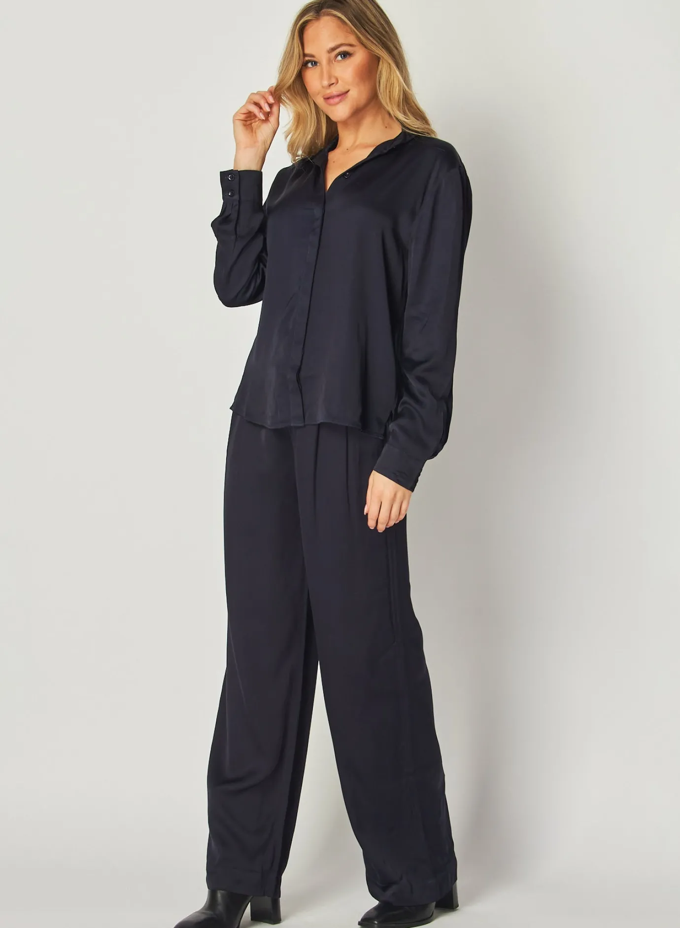 Bella Dahl High Low Hem Shirt - Navy Eclipse- Long Sleeve