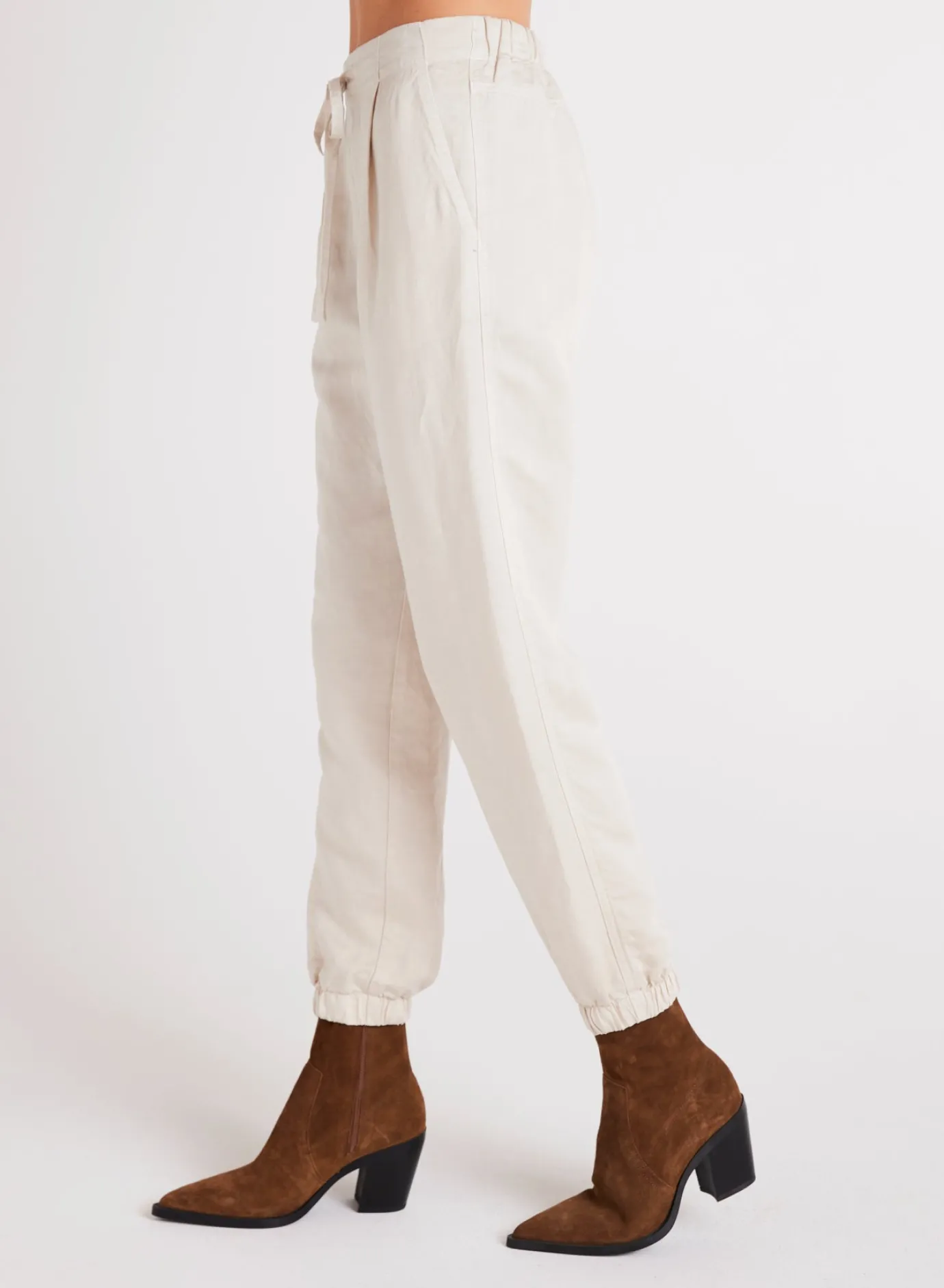 Bella Dahl Luna Pleat Front Jogger - Soft Pearl- Joggers