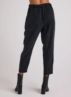 Bella Dahl Nico Clean Waist Slouchy Trouser - - Pants