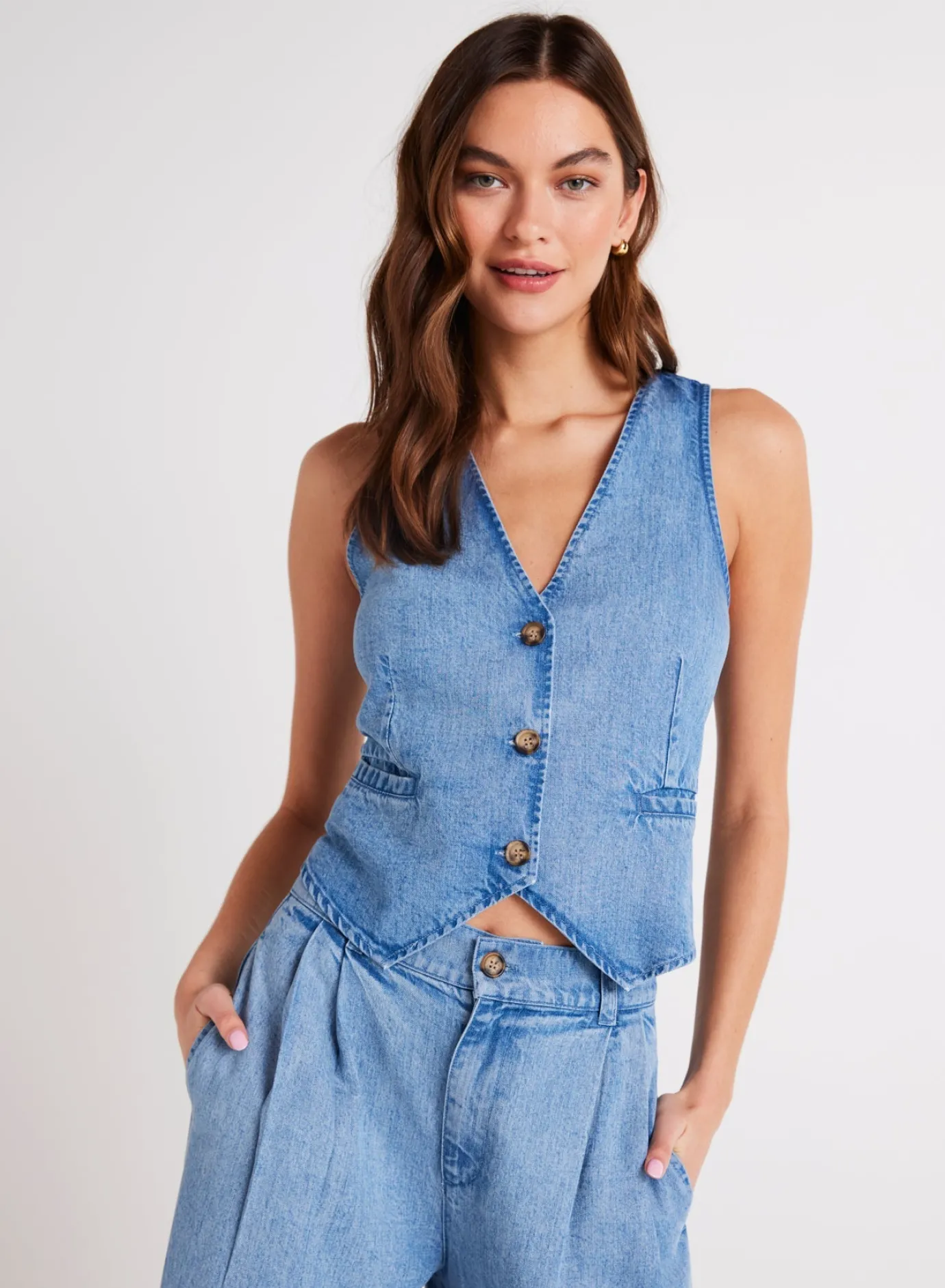 Bella Dahl Wren Cinch Back Vest - Vintage Horizon Wash- Sleeveless